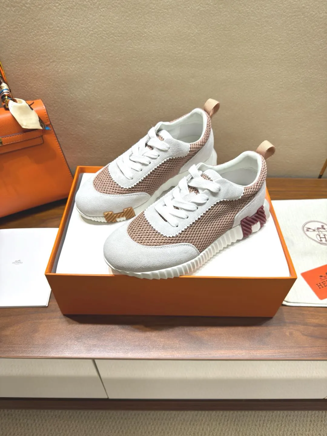 💕💕Factory direct selling price p640💕💕 Men ➕20💰Hermes 🐎24 new sports shoes 🆕 H family 2024giga new sports shoes **3cm, a real artifact, original molded outsole, very stylish and light, perfect foot feel💯 size: 34-46 (customized at 34.45.46)